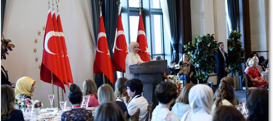 Emine Erdoğan, kadın büyükelçilere ve büyükelçi eşlerine öğle yemeği verdi