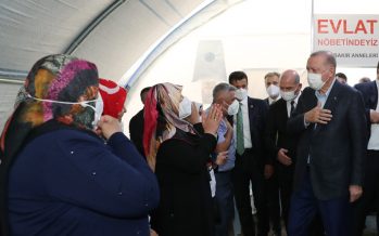 Cumhurbaşkanı Erdoğan, evlat nöbeti tutan Diyarbakır Anneleri’ni ziyaret etti