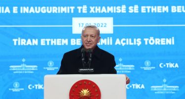 Cumhurbaşkanı Erdoğan, restorasyonu tamamlanan Ethem Bey Camii’nin açılışını gerçekleştirdi